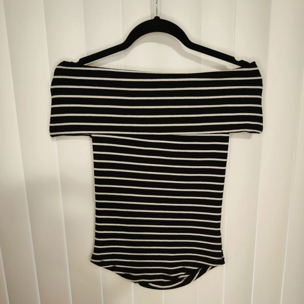 We The Free Black and White Stripe off the shoulder top Women's Small - Picture 2 of 4